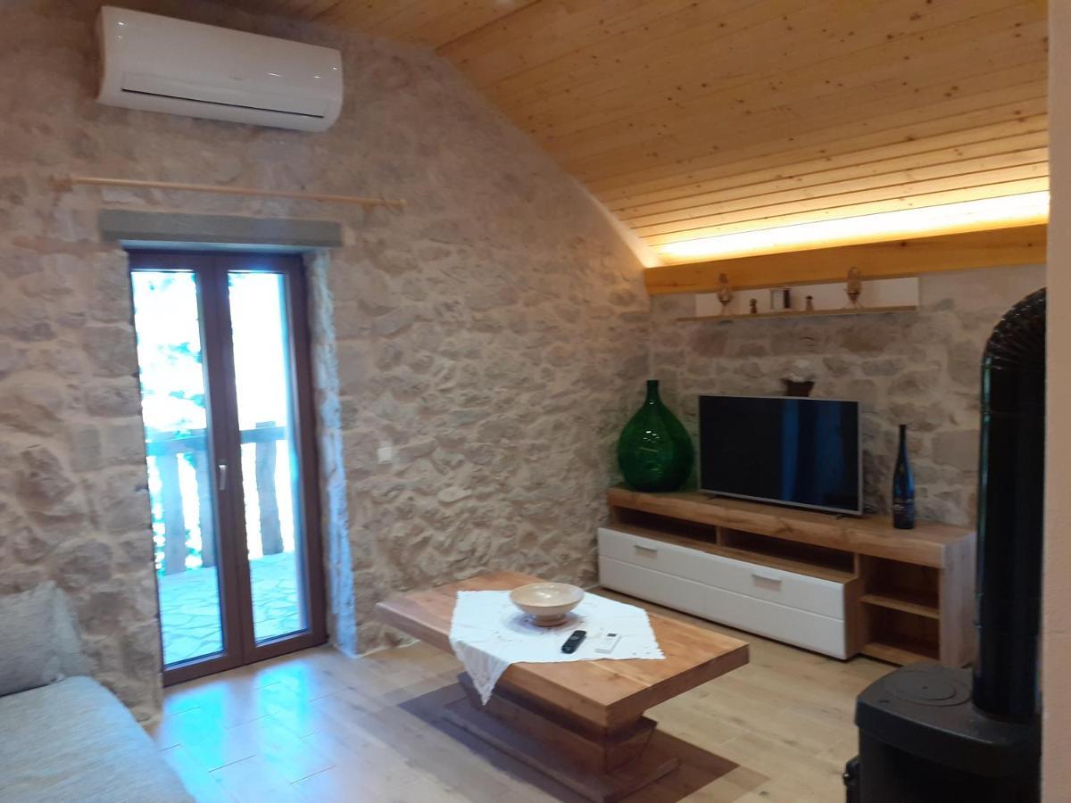 Patakun Holiday Home For 5, With Heated Pool Lecevica Kültér fotó