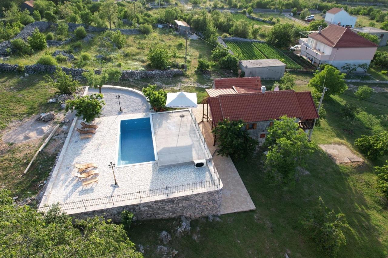 Patakun Holiday Home For 5, With Heated Pool Lecevica Kültér fotó
