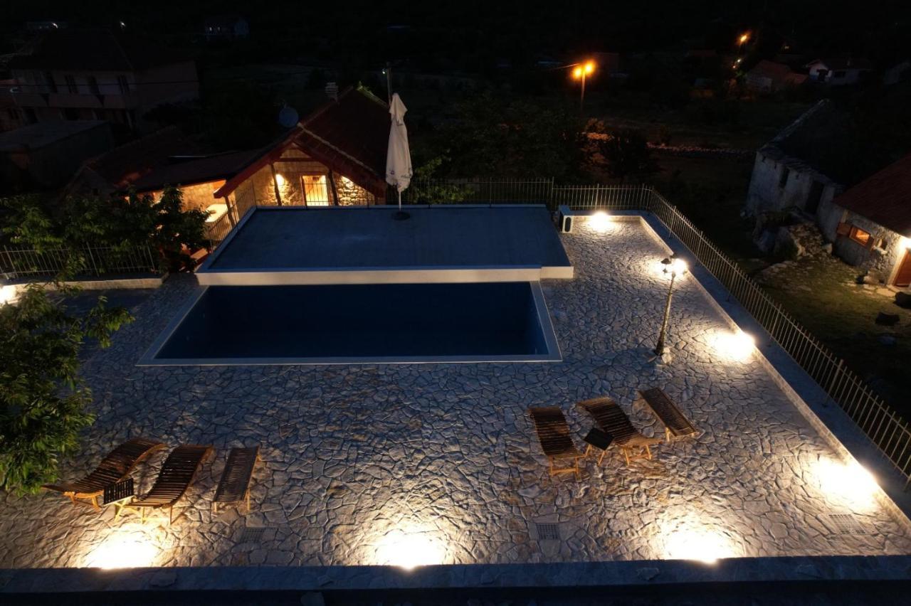 Patakun Holiday Home For 5, With Heated Pool Lecevica Kültér fotó