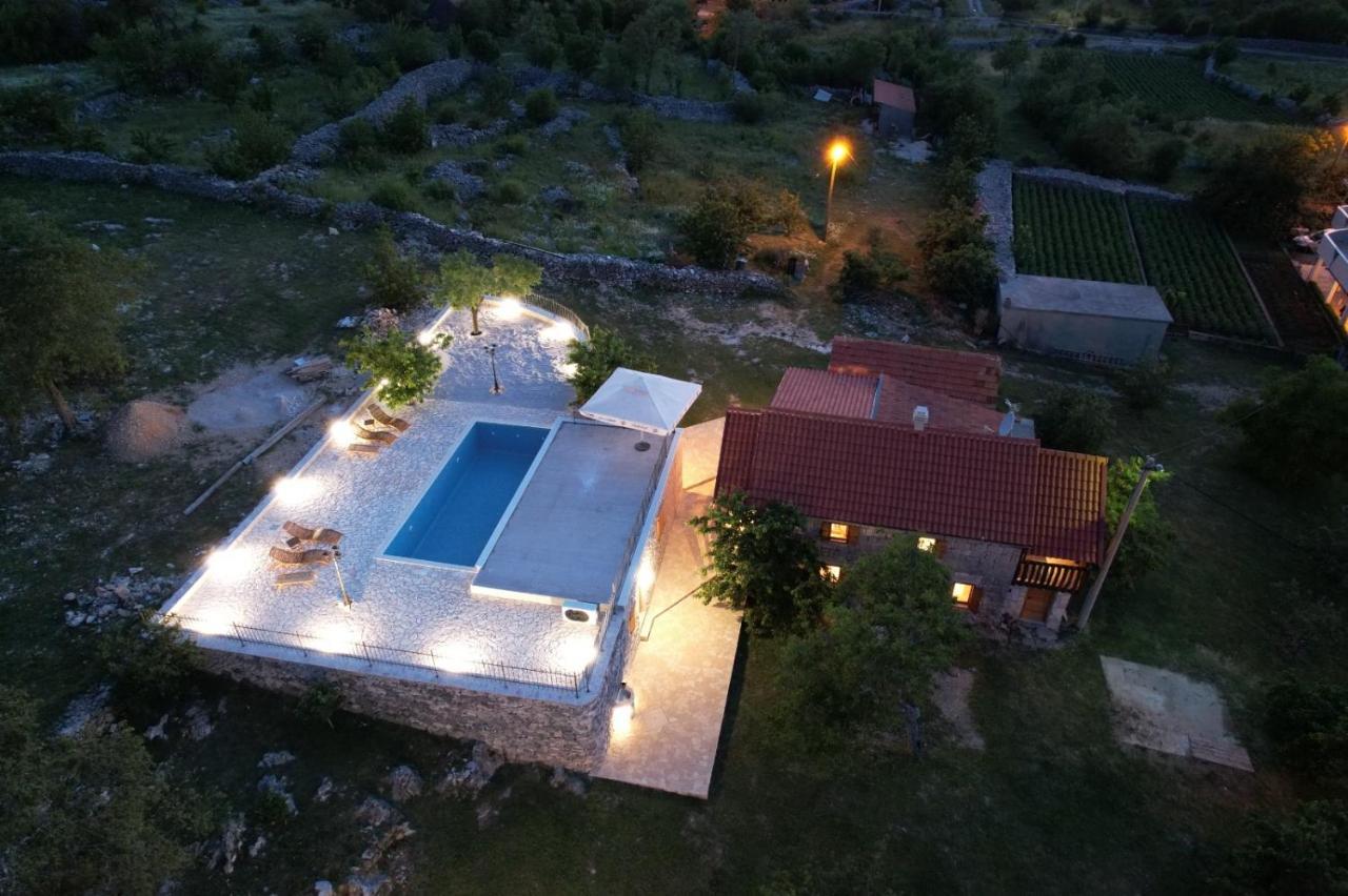 Patakun Holiday Home For 5, With Heated Pool Lecevica Kültér fotó