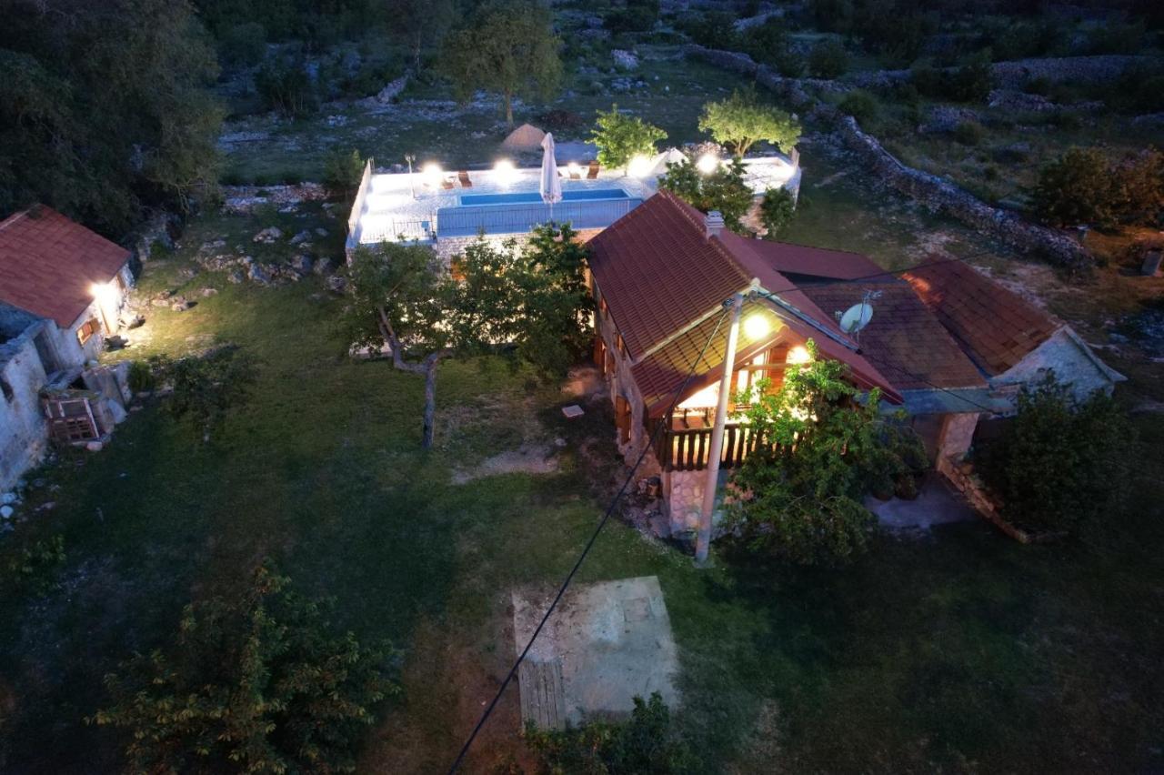 Patakun Holiday Home For 5, With Heated Pool Lecevica Kültér fotó