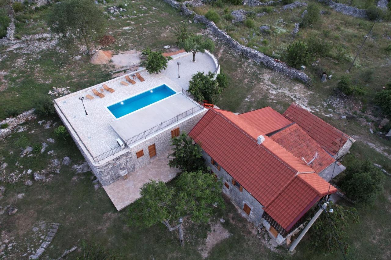 Patakun Holiday Home For 5, With Heated Pool Lecevica Kültér fotó