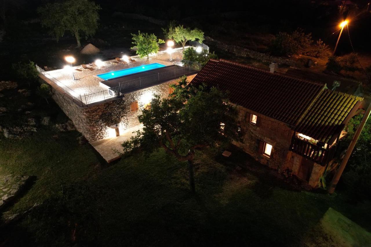 Patakun Holiday Home For 5, With Heated Pool Lecevica Kültér fotó