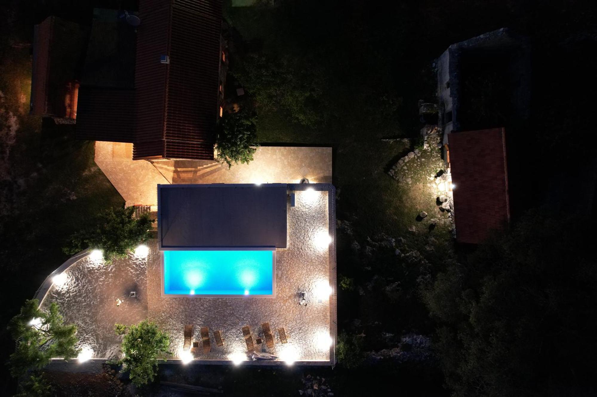 Patakun Holiday Home For 5, With Heated Pool Lecevica Kültér fotó