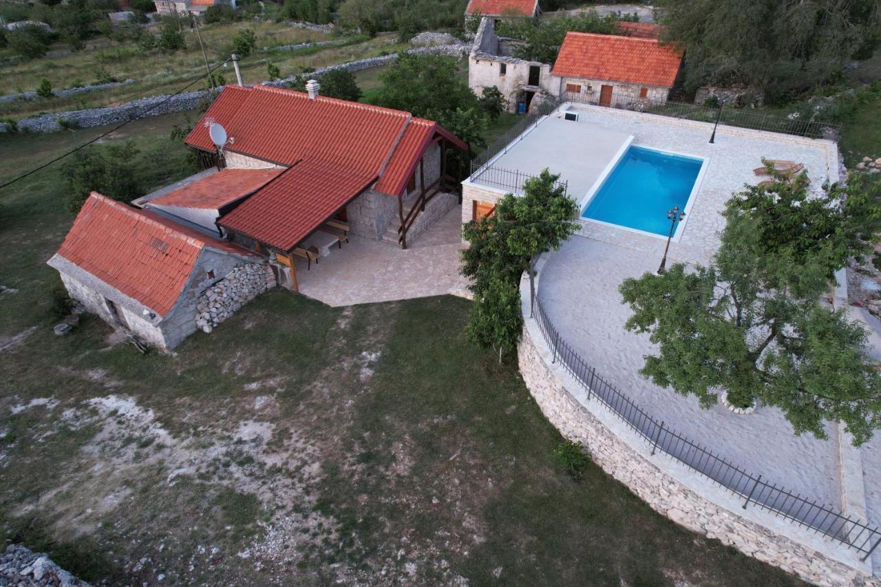 Patakun Holiday Home For 5, With Heated Pool Lecevica Kültér fotó