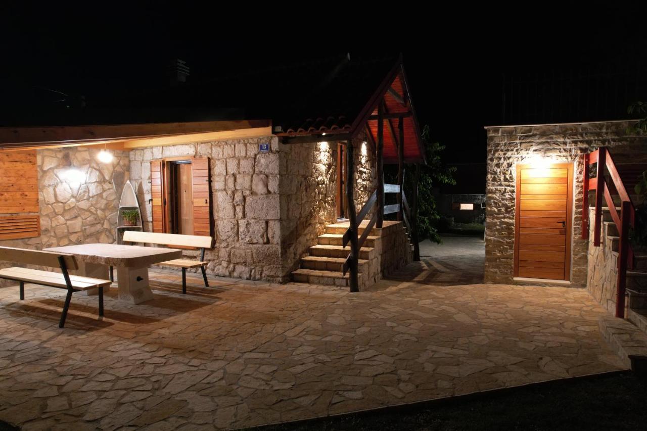 Patakun Holiday Home For 5, With Heated Pool Lecevica Kültér fotó
