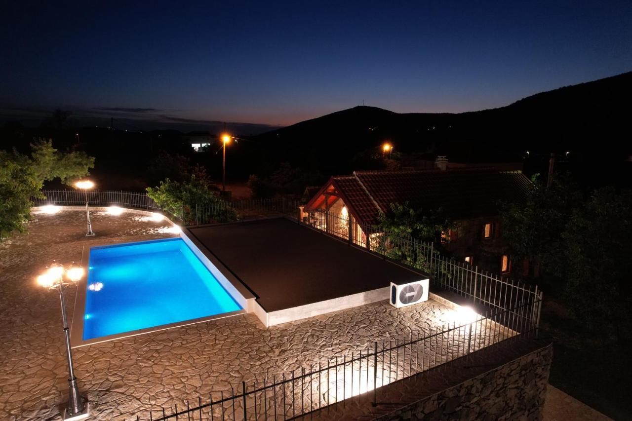 Patakun Holiday Home For 5, With Heated Pool Lecevica Kültér fotó