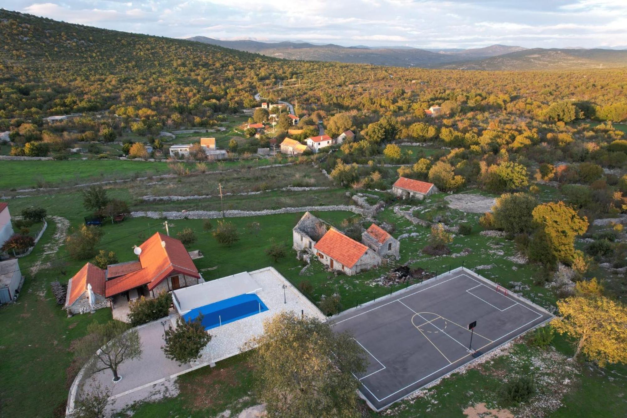 Patakun Holiday Home For 5, With Heated Pool Lecevica Kültér fotó