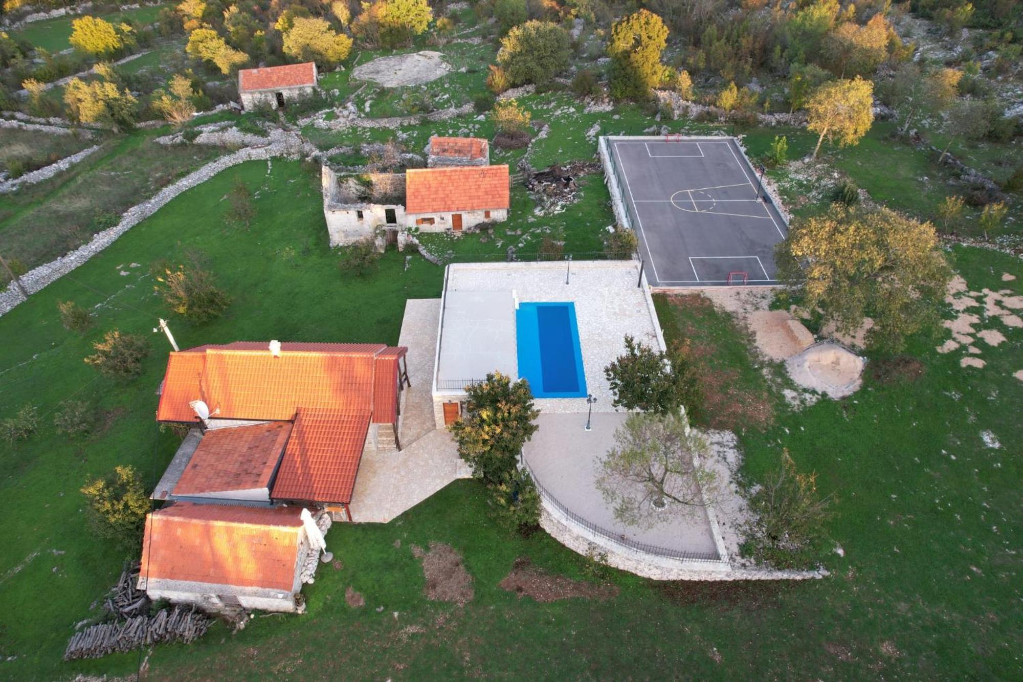 Patakun Holiday Home For 5, With Heated Pool Lecevica Kültér fotó
